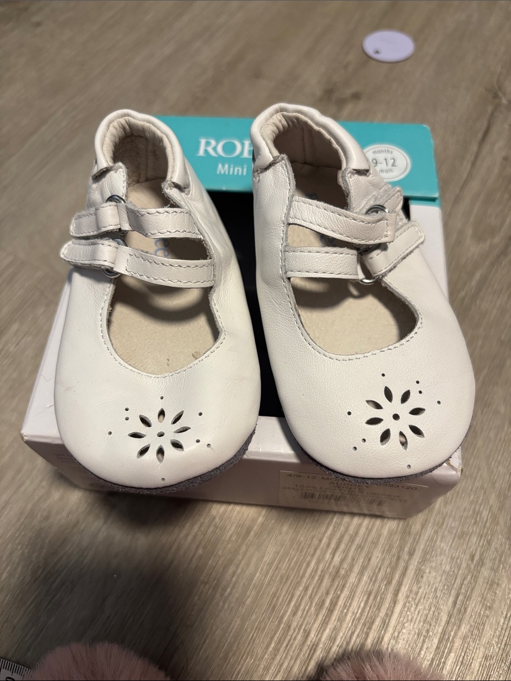 Robeez White Mary Jane Leather Baby Walker Shoes